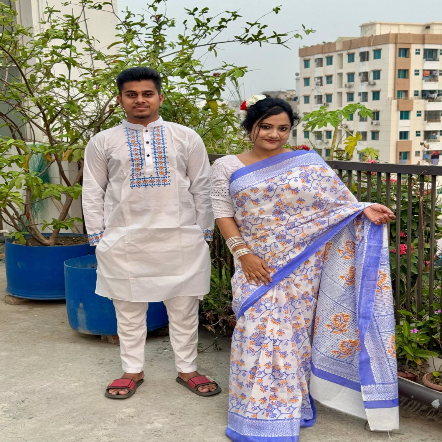 লাল-সাদা কাপল ড্রেস কালেকশন